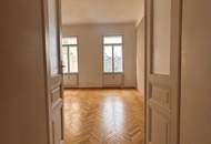Repräsentative Altbauwohnung im Zentrum mit Balkon