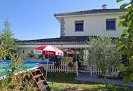Modernes Energiesparhaus in Ruhelage mit Pool, ganztags sonnig