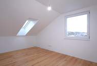 Kernsaniert und schlüsselfertig: Maisonette-Wohnung mit Garage und Garten