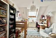 Großzügige 4-Zimmer-Dachgeschosswohnung mit Terrasse und Tiefgaragenplatz in absoluter Ruhelage nahe U-Bahn