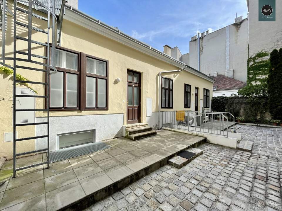 Tolles Büro mit Terrasse in Hofruhelage in einem Biedermeier - Hofgebäude nahe St. Marx und Hyblerpark!