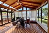 Großzügiges Wohnhaus mit Wintergarten