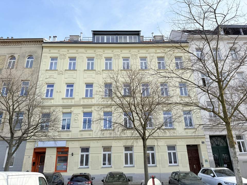 Kompaktes City-Apartment im generalsanierten Jahrhundertwendehaus - Balkonzubau möglich!
