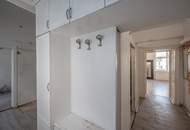 **Hannovermarkt** Renovation Opportunity: 3-Room Period Apartment with Airbnb Potential