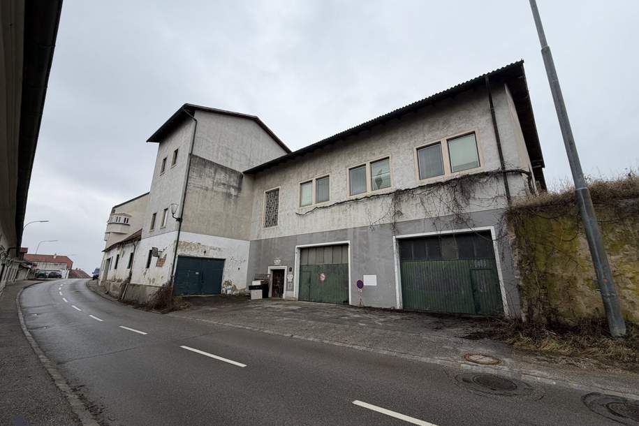 Projektliegenschaft mit Hallen im Erdgeschoss und Büroflächen im Obergeschoss, Gewerbeobjekt-kauf, 350.000,€, 3491 Krems(Land)