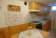 *ORTSRANDLAGE:* Wohnhaus mit sehr schönem, ebenen Garten und großzügigem Grundstück.