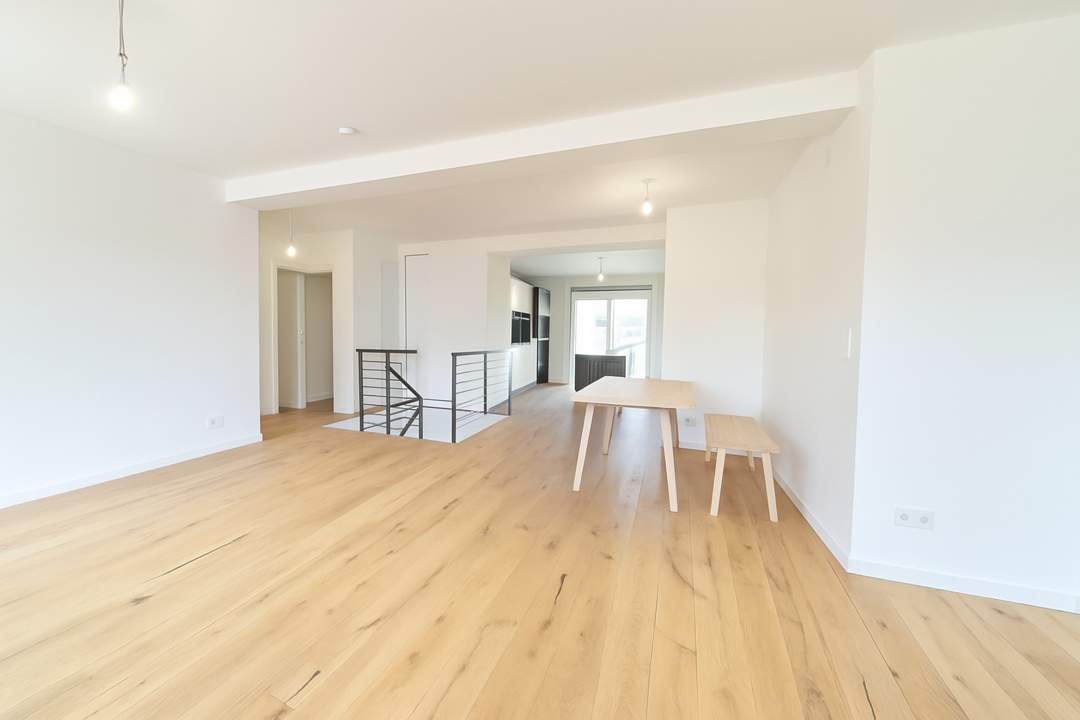 Wohnen und arbeiten unter einem Dach: Topdachgeschossmaisonette mit zwei Terrassen beim Floridsdorfer Spitz