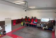 Mehr Platz fürs Leben: Familienhaus mit 4-m-Garage, Hebebühne, Pool & Homeoffice