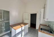 Repräsentative Altbauwohnung mit Stuckdecken, Parkett und großzügiger Raumfolge