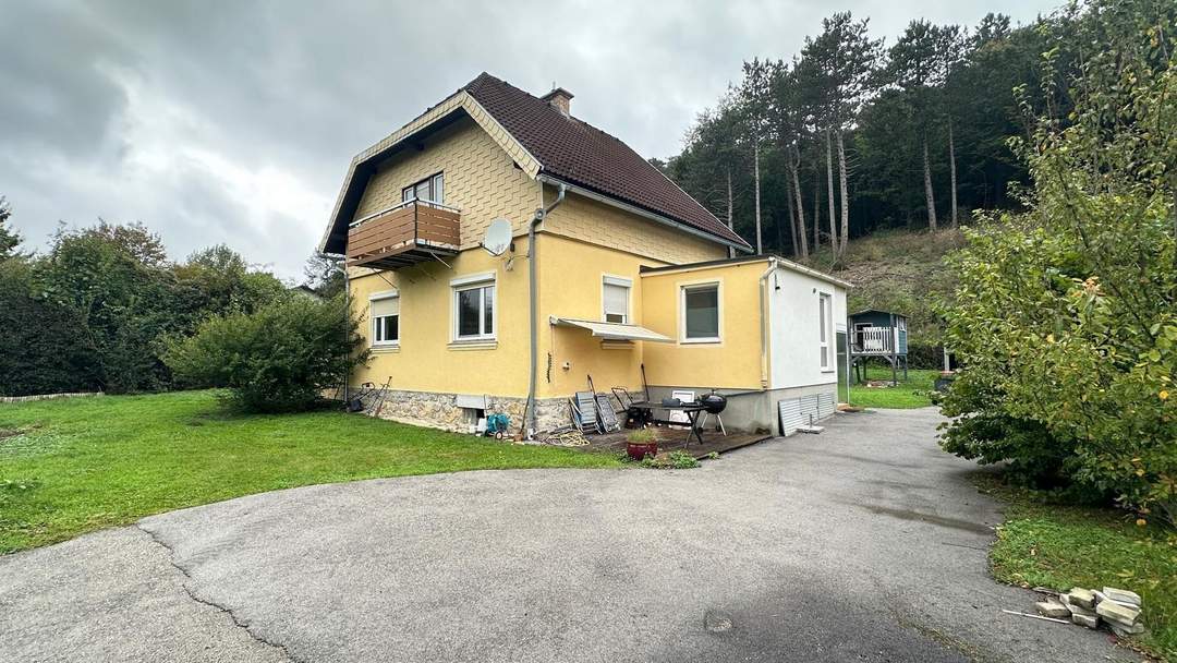 "Charmantes Einfamilienhaus mit idylischem Garten!"