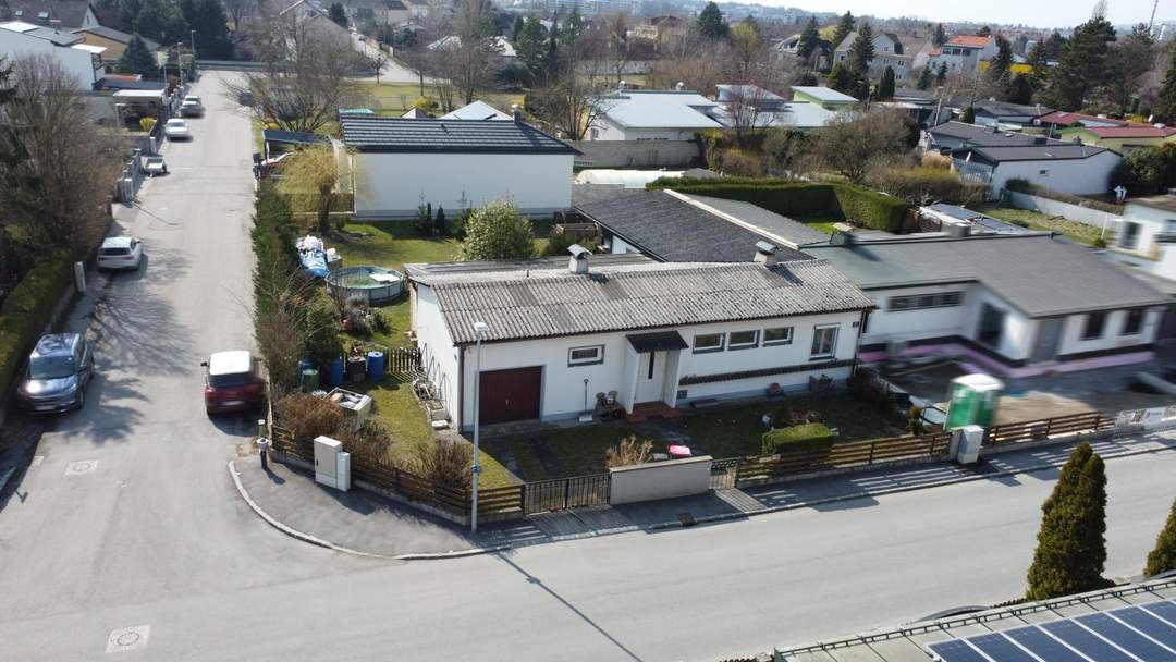 Bungalow in schöner Siedlungslage mit Ausbaupotenzial