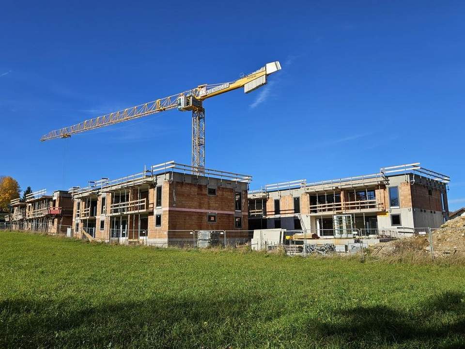 Paket - Angebot A01: Provisionsfreie Neubauwohnung mit 75m² Wfl., 9m² Terrasse, 59m² Garten, 2 TG-Plätze in Holzhäuseln!