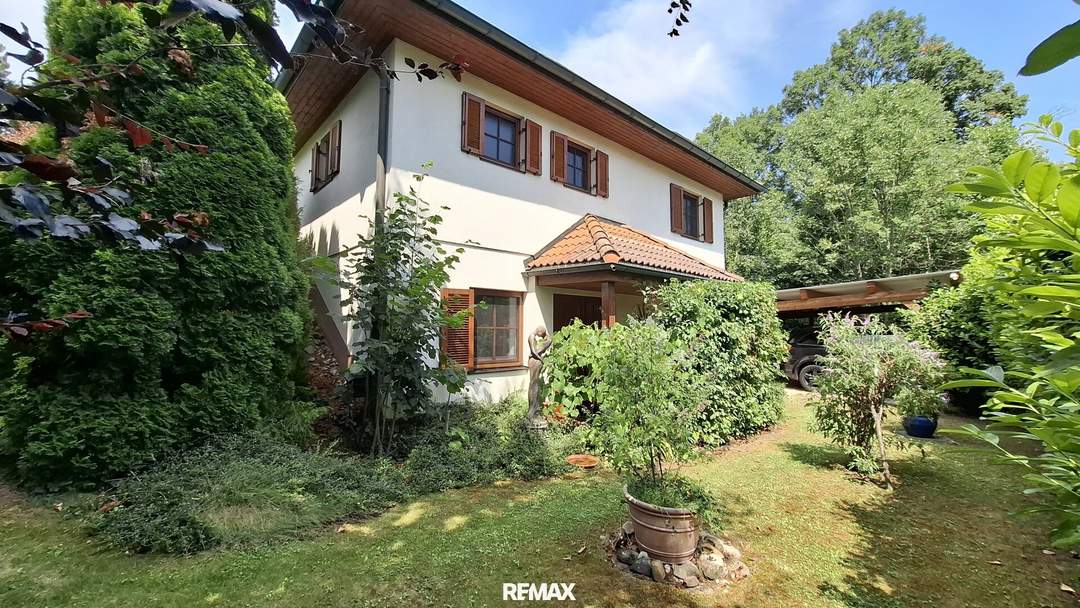 Einladendes Einfamilienhaus mit Wintergarten und Whirlpool in Alland