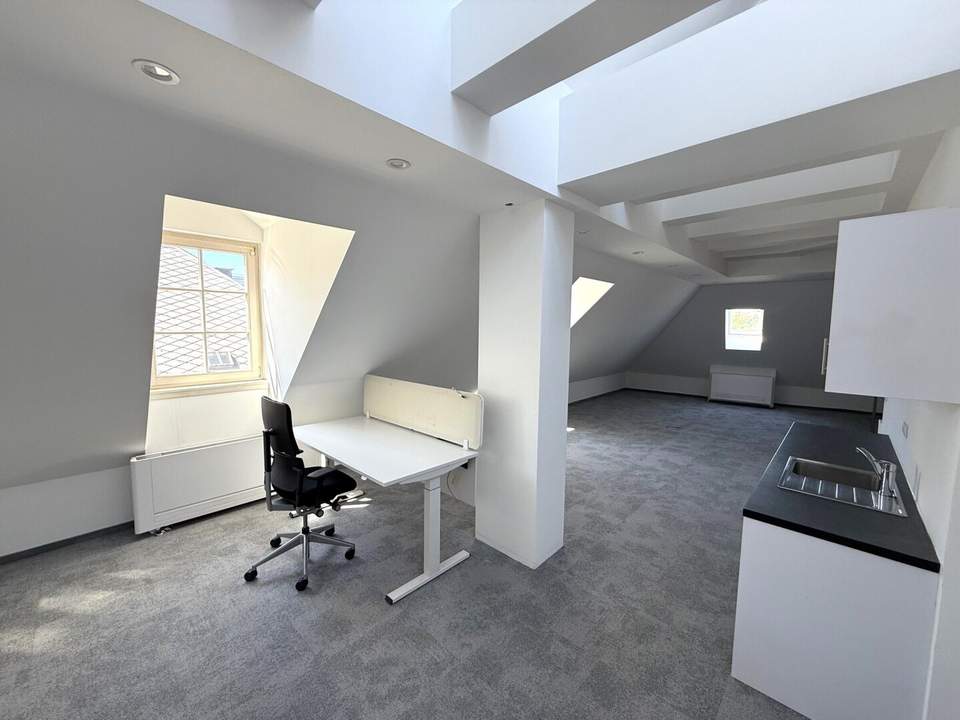 Modernes, loftartiges City-Büro im DG - Am Heumarkt gegenüber vom Stadtpark