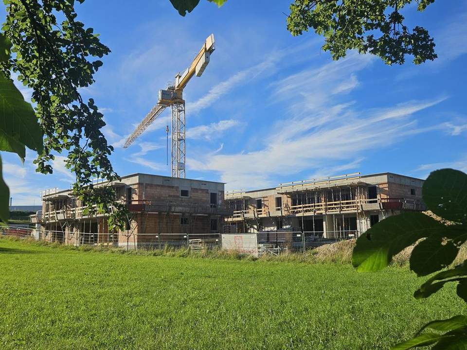 Provisionsfrei! 75 m² Obergeschosswohnung im vorderen Haus mit freiem Traunsteinblick