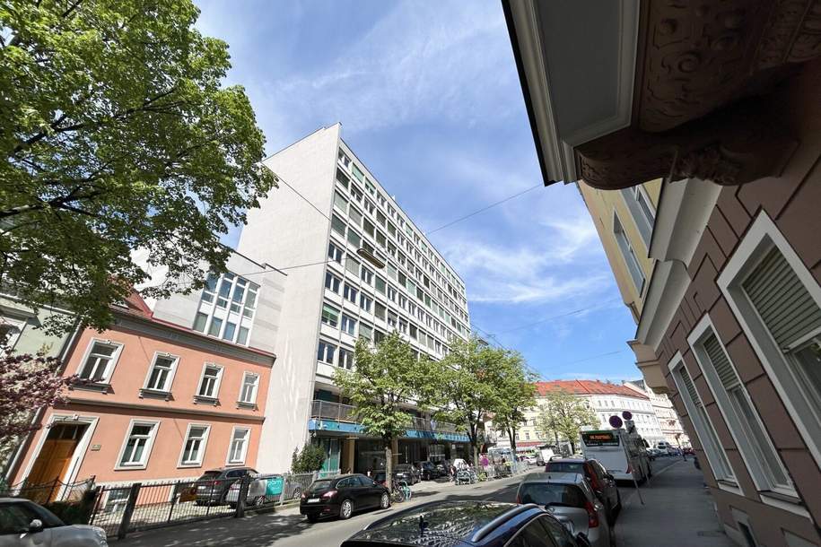 Großraumbüro in zentraler Innenstadtlage mit einzigartigem Blick über die Dächer von Graz!, Gewerbeobjekt-miete, 5.700,00,€, 8010 Graz(Stadt)