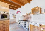 Rustikaler Charme trifft moderne Technik – Einfamilienhaus mit Galerie in Toplage Strasshof