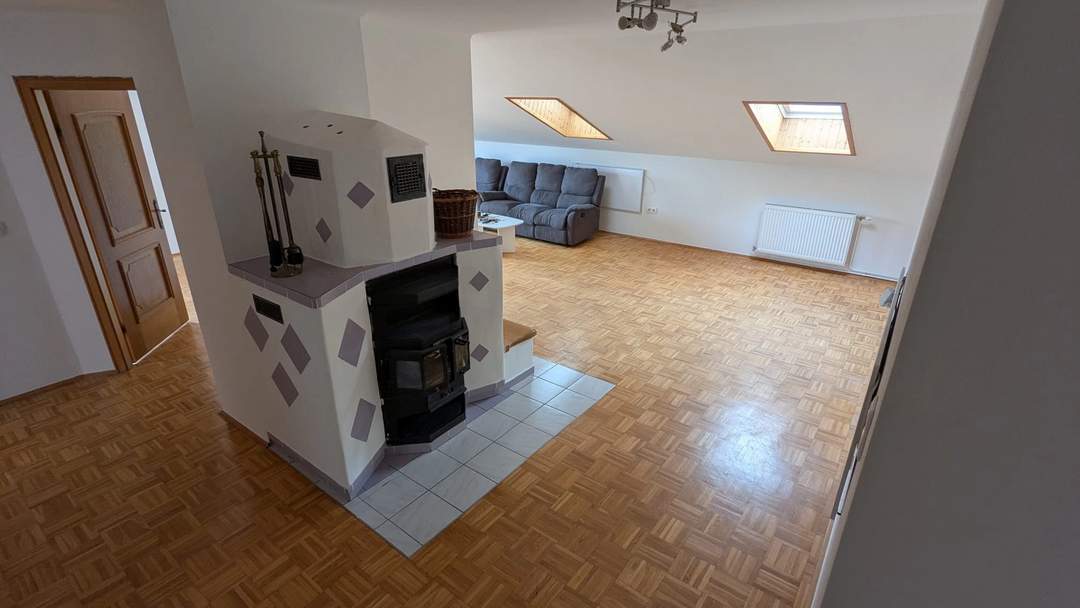 Geräumige 5-Zimmer-DachgeschossWohnung mit Balkon in Frauental (Provisionsfrei)