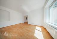 Großzügige 4-Zimmer Altbauwohnung mit Terrasse