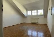 Schöne helle Dachgeschosswohnung inklusive Stellplatz in der Nähe des Goldecks