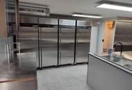 Charmantes Cafe/Bar + Bäckerei + mit großen Schanigarten + 51 m² Wohnung + komplett Küche für Catering + Kühlhaus