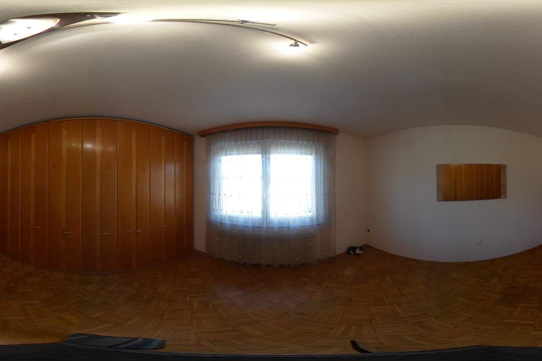*** Gemeinschaftsprojekt oder Investment? Zwei Häuser, sechs Stellplätze, großes Grundstück in Toplage! ***