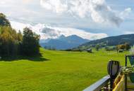 Alpenblick &amp; Wohnkomfort – Stilvolle 4-Zimmer-Wohnung in ruhiger Lage mit Balkon und Carport