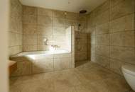 Italienischer Flair am Kulm – ästhetisches Eck-Toskana-Haus mit unverbaubarer Fernsicht in absoluter Ruhelage mit Ganztagssonne.