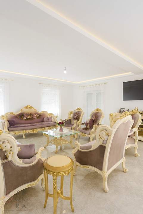 Modernes Familienhaus mit Potential in Wr. Neudorf