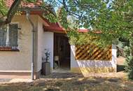 ''Komfortabel ausgestatteter Bungalow mit parkähnlichem Garten''