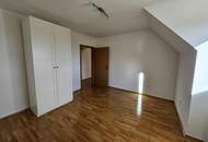Neu sanierte 3-Zimmer Wohnung mit Küche und Balkon!