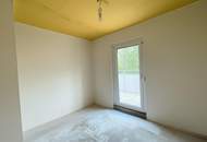 Hofseitige DG-Wohnung ohne Schrägen mit 2 Terrassen - sanierungsbedürftig