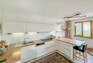 Romantisches Einfamilienhaus mit Traumgarten und Pool in bester Lage am Leithagebirge