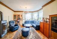 Haus mit Blick auf Schloss Ebelsberg – Potenzial für Individualisten