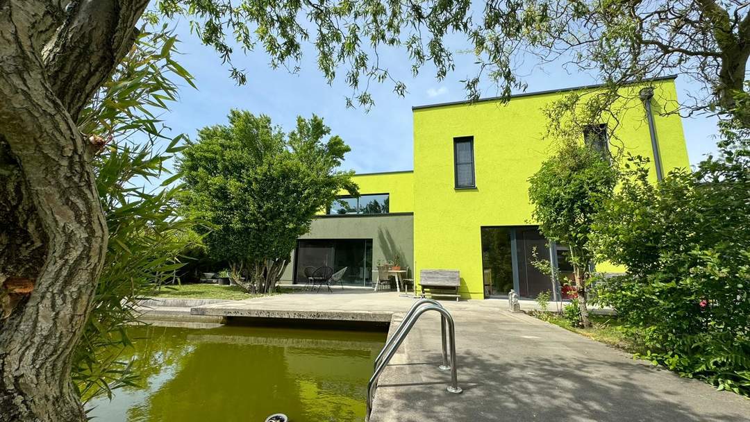 Exklusives, neuwertiges Einfamilienhaus in TOP LAGE mit Doppelgarage und Naturpool