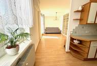 TRAUMHAFT SONNIGE 2-ZIMMER-DACHGESCHOSS-WOHNUNG IM GRÜNEN