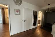 Moderne 3 Zimmer mit Balkon (teilmöbliert) und vielen Extras im Haus!