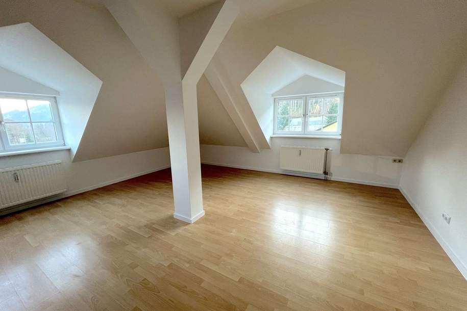 Lichtdurchflutete 3 Zimmer Dachgeschosswohnung – ab sofort einziehen!, Wohnung-miete, 740,00,€, 9462 Wolfsberg
