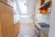 Gut geschnittene 3 Zimmer Dachgeschoßwohnung in ruhiger Innenhoflage mit Balkon