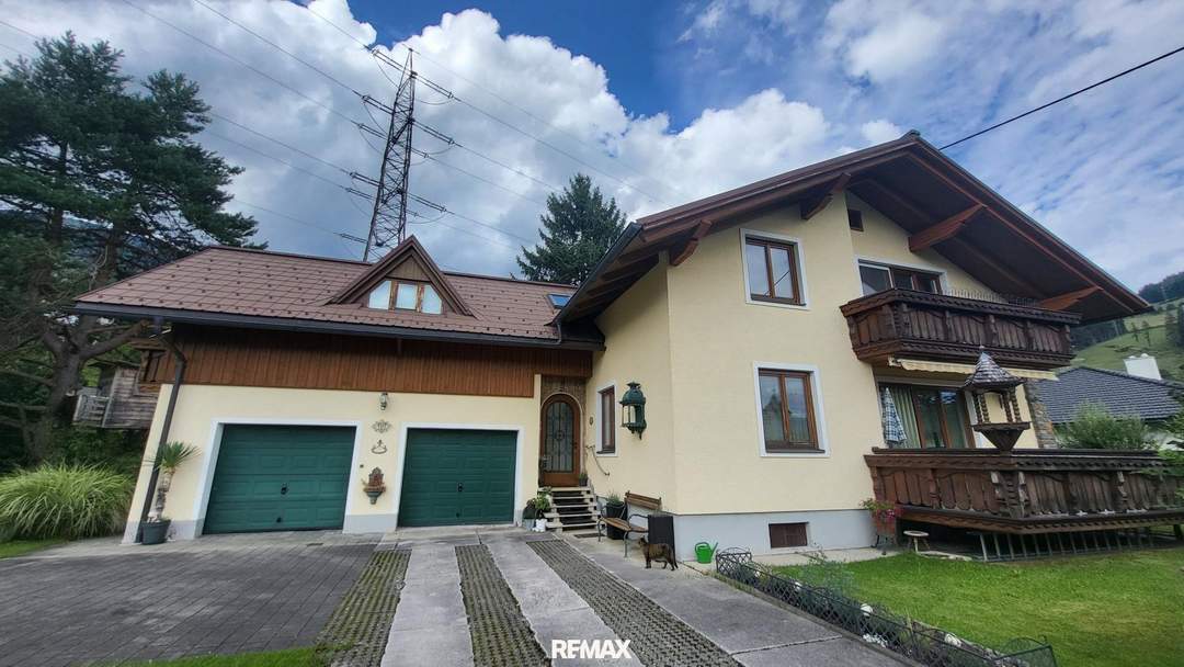 NEUER PREIS!!! Großzügiges Haus mit wunderschönem Garten!