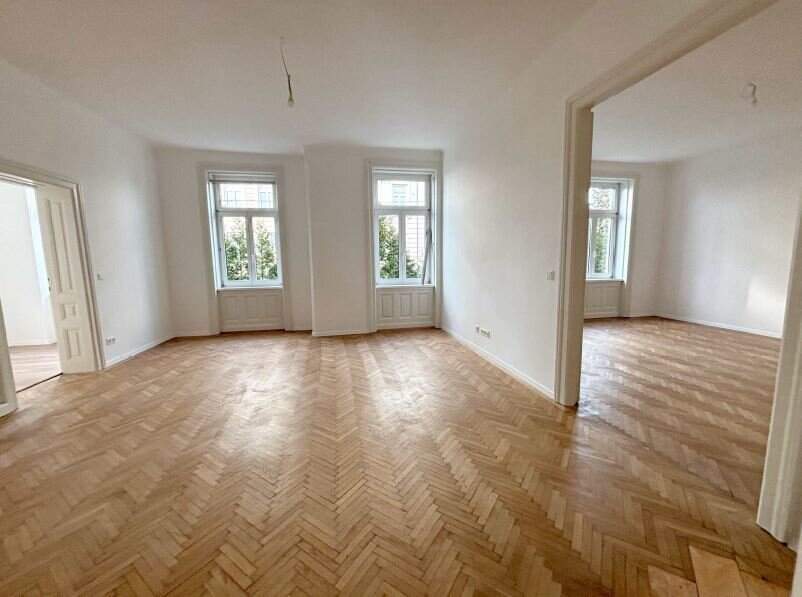 Altbauwohnung in zentraler Lage 131m²!