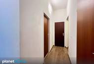 Mitten im Ortskern: Liebevoll renovierte 3-Zimmer-Wohnung mit 2 Parkplätze und barrierefreien Zugang