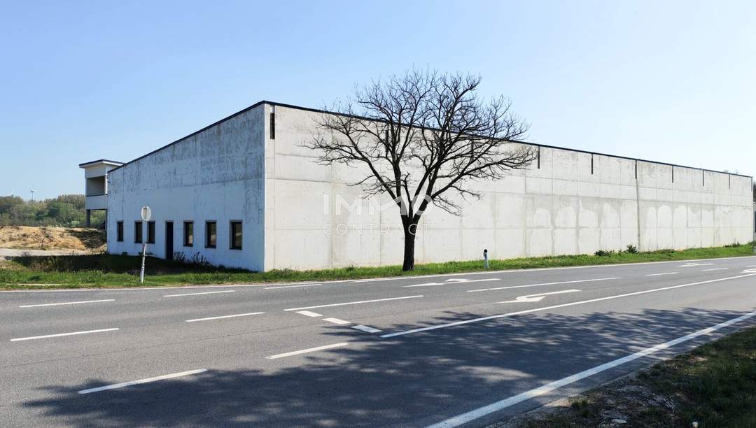 Attraktiver Standort: 1,516 m2 Halle/Lager zu mieten