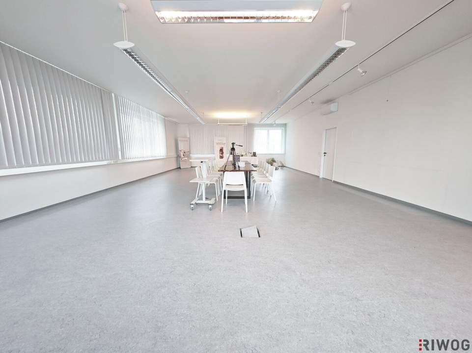 Eigener Straßenzugang | Helles Büro mit ca. 422m² inkl. ca. 44m² Lagerraum | Industriegebiet Inzersdorf und Autobahnnähe