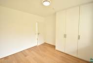 Moderner 2,5-Zimmer-Neubau mit sehr großem Garten