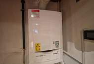 TRAUMHAFTER BUNGALOW FÜR ZWEI PERSONEN SAMT NEBENGEBÄUDE FÜR HOBBYRAUM, PARKÄHNLICHEM GARTEN MIT SCHWIMMTEICH ALS NATURPOOL DIREKT AN FELDER DER REGION ANGRENZEND