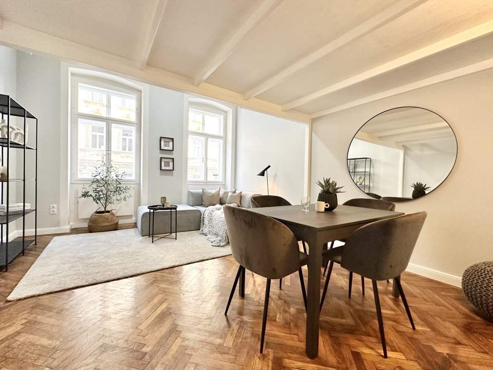 IDEALE KLEINWOHNUNG IN SCHÖNEM ALTBAU - 1,5 ZIMMER-WOHNUNG MIT EXTRA BETT-EBENE UND EINBAUKÜCHE