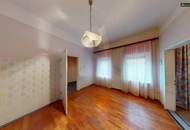 Renovierungsbedürftiges Einfamilienhaus im Zentrum von Knittelfeld mit Carports und Doppelgarage