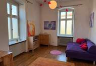 Haus mit 180 m² Garagenhalle und großem Garten