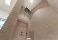Beeindruckende Designer-Villa mit Pool und Poolhaus zum Soforteinzug!